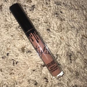 Kylie Cosmetics liquid lipstick in Dolce K